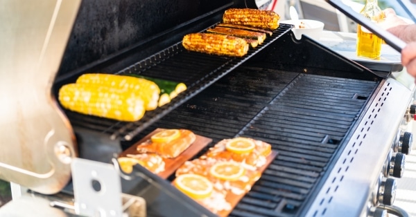 למה לבחור בציוד ברביקיו מחברת BBQ?
