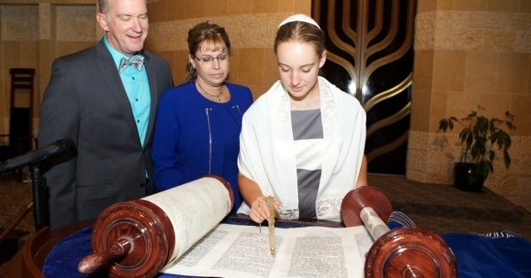 נסיכה ליום אחד – 10 טיפים לארגון בת מצווה מהחלומות שלא יפסיקו לדבר עליה